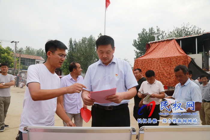 民權(quán)縣委網(wǎng)信辦組織開展主題為“網(wǎng)絡(luò)安全為人民、網(wǎng)絡(luò)安全靠人民”網(wǎng)絡(luò)安全宣傳活動(dòng)