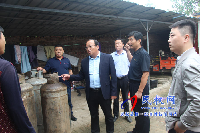 褚廟鄉(xiāng)開(kāi)展“迎大慶 保安全”安全生產(chǎn)大排查工作 褚廟鄉(xiāng)開(kāi)展“迎大慶 保安全”安全生產(chǎn)大排查工作