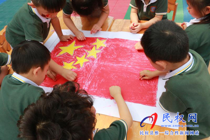 民東新區(qū)實(shí)驗(yàn)幼兒園舉行“迎國(guó)慶 愛(ài)祖國(guó)”繪畫(huà)主題活動(dòng)