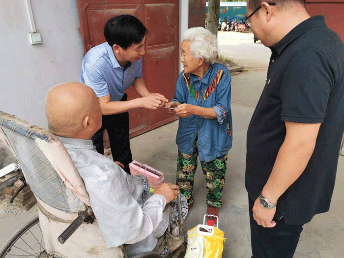 縣審計局:扎實開展慰問老干部、老黨員活動