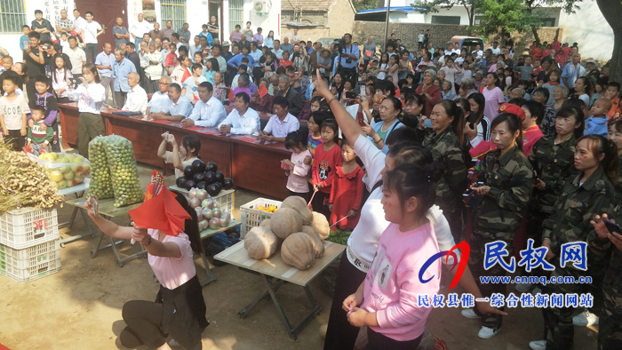 民權：村民自編歌舞慶國慶