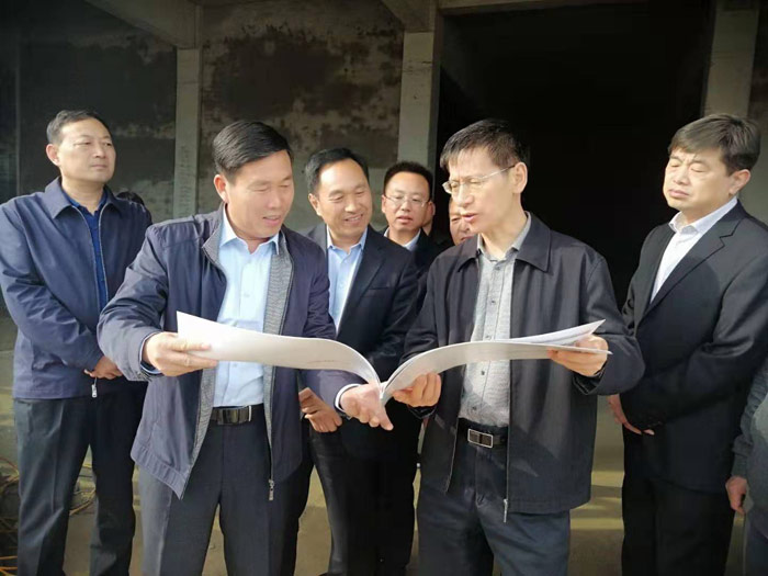 河南省司法廳黨委書記陳紅瑜到王橋鎮(zhèn)麻花莊村調研指導工作 河南省司法廳黨委書記陳紅瑜到王橋鎮(zhèn)麻花莊村調研指導工作