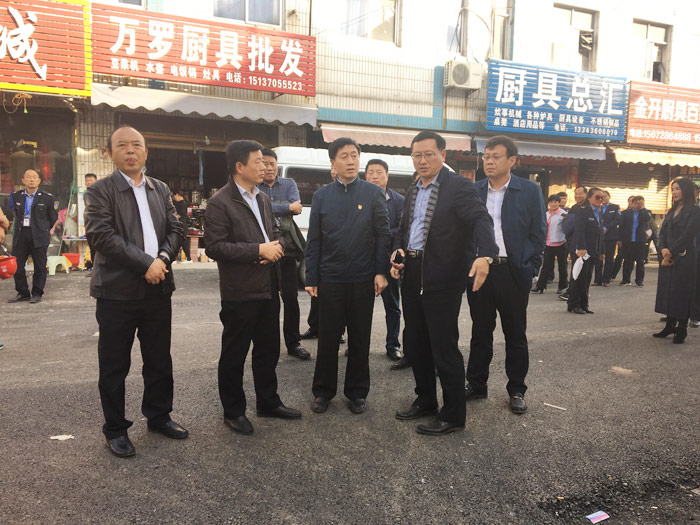 縣領(lǐng)導(dǎo)房季、陳鴻志督查調(diào)研文明城創(chuàng)建工作