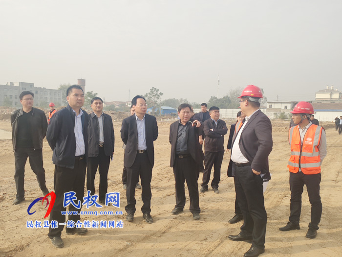 縣委常委、常務(wù)副縣長李啟峰實地督查我縣重點項目、建筑工地“揚(yáng)塵治理”及安全生產(chǎn)工作