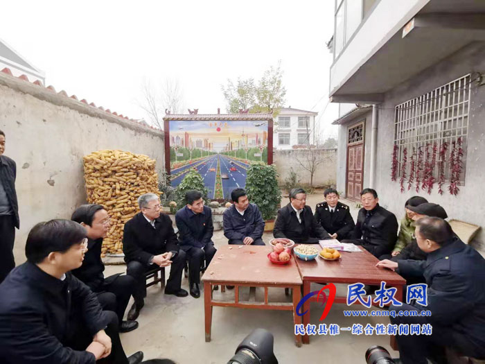 海關(guān)總署署長、黨委書記倪岳峰到我縣調(diào)研扶貧工作