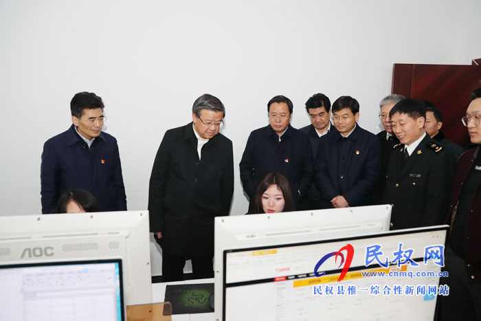 海關(guān)總署署長、黨委書記倪岳峰到我縣調(diào)研扶貧工作