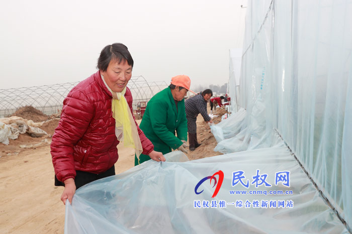民權(quán)全方位引導(dǎo)農(nóng)民工返鄉(xiāng)創(chuàng)業(yè) 激活發(fā)展動(dòng)能三萬多人返鄉(xiāng)創(chuàng)業(yè)帶富鄉(xiāng)鄰 民權(quán)全方位引導(dǎo)農(nóng)民工返鄉(xiāng)創(chuàng)業(yè) 激活發(fā)展動(dòng)能三萬多人返鄉(xiāng)創(chuàng)業(yè)帶富鄉(xiāng)鄰