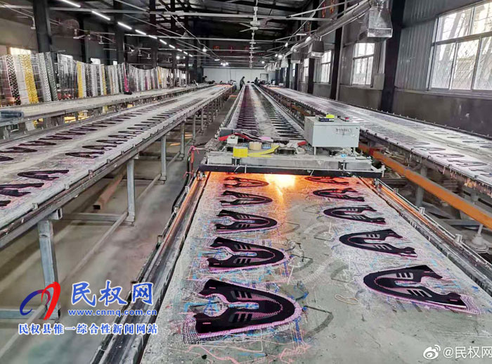 伯黨鄉(xiāng):東眾扶貧到“家”門 ?貧困群眾脫貧不是“夢(mèng)” 伯黨鄉(xiāng):東眾扶貧到“家”門 ?貧困群眾脫貧不是“夢(mèng)”