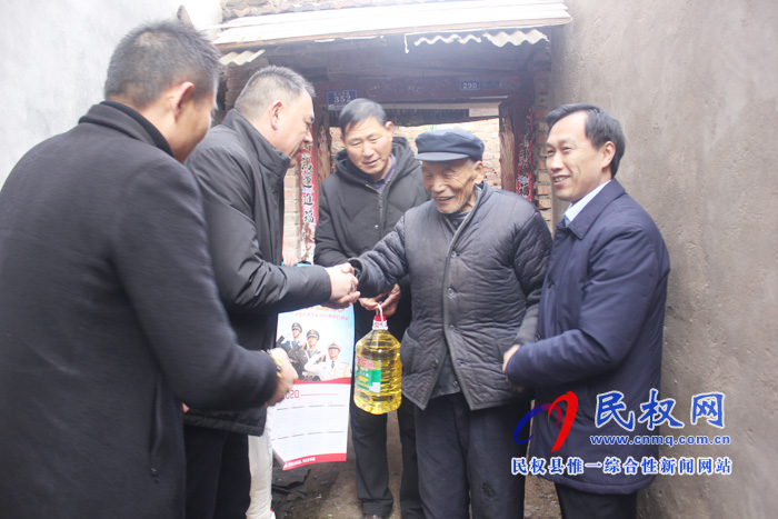 民權(quán)博大口腔醫(yī)院春節(jié)慰問綠洲街道辦復(fù)退軍人活動(dòng) 民權(quán)博大口腔醫(yī)院春節(jié)慰問綠洲街道辦復(fù)退軍人活動(dòng)