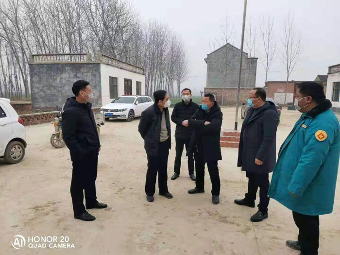 縣委常委、組織部長(zhǎng)何玉明到褚廟鄉(xiāng)督導(dǎo)新型冠狀病毒疫情防控工作開展情況