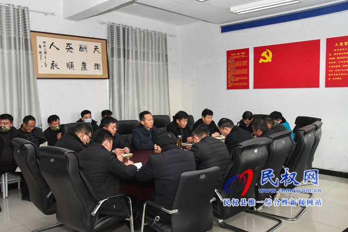 縣委常委、副縣長信木祥人和鎮(zhèn)督導(dǎo)新型冠狀病毒感染的肺炎疫情防控工作