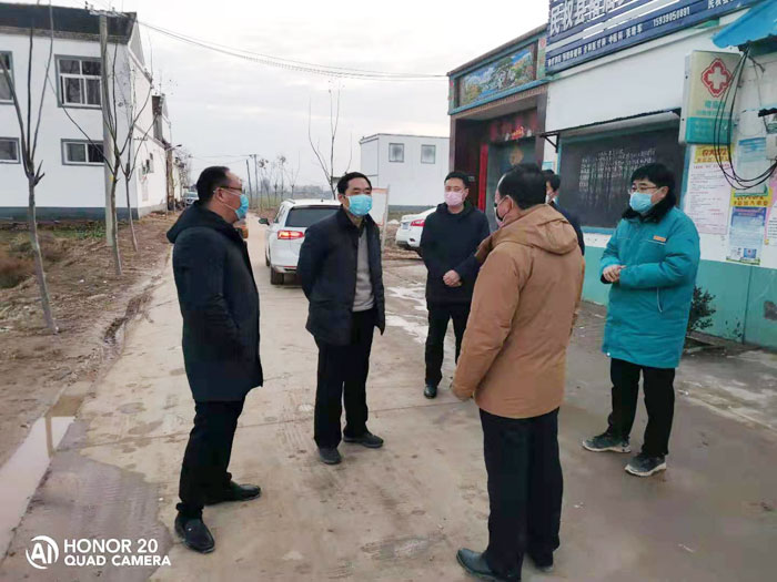 縣委常委、組織部長(zhǎng)何玉明到褚廟鄉(xiāng)督導(dǎo)新型冠狀病毒感染的肺炎疫情防控工作