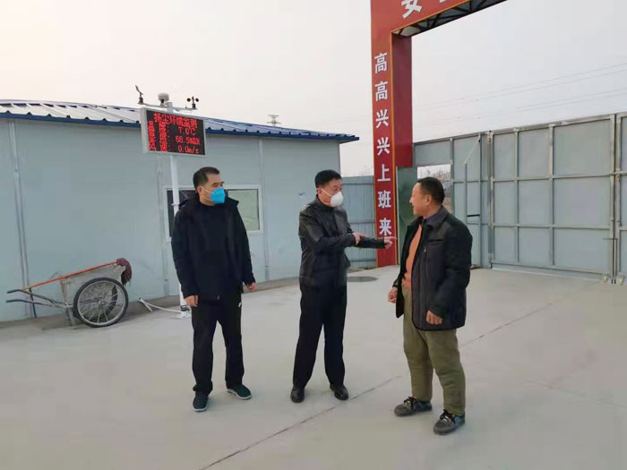 縣委常委、副縣長房季到民權(quán)保稅物流中心建筑工地督導(dǎo)新型冠狀病毒防控工作