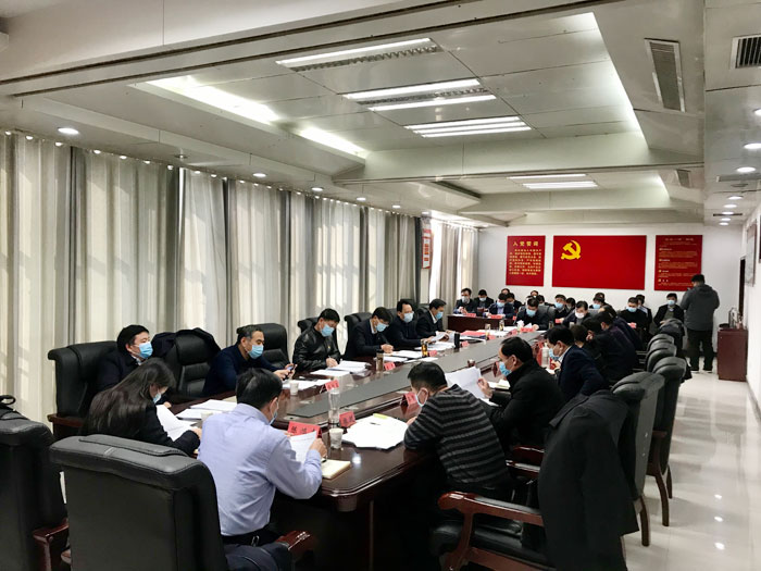 縣委副書記、縣長張團(tuán)結(jié)主持召開縣長辦公會(huì)