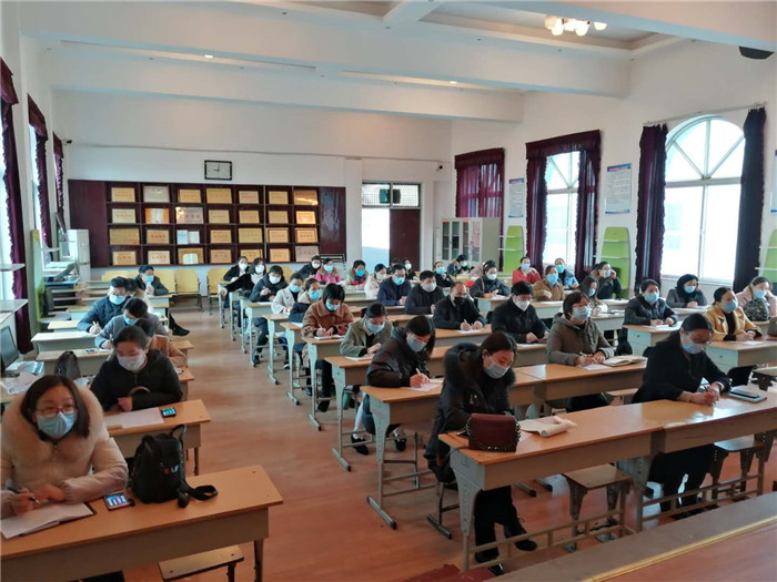 民權(quán)縣第三小學(xué)召開(kāi)新冠肺炎疫情防控技能網(wǎng)絡(luò)培訓(xùn)會(huì)議