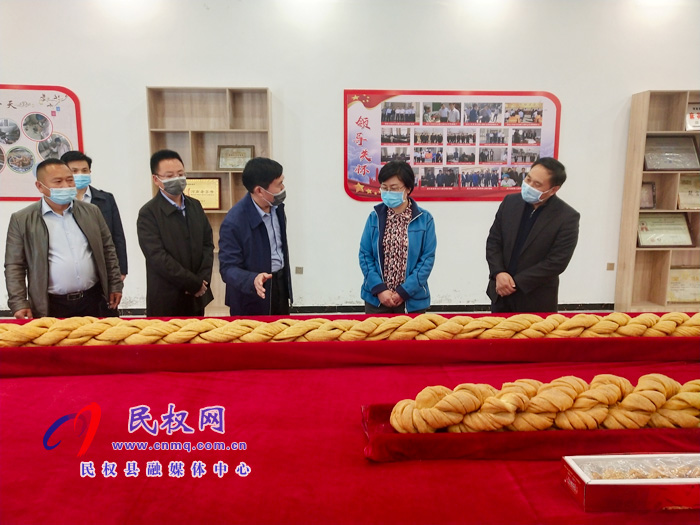 市委副書記陳向平到我縣調(diào)研脫貧攻堅和農(nóng)業(yè)產(chǎn)業(yè)發(fā)展工作 市委副書記陳向平到我縣調(diào)研脫貧攻堅和農(nóng)業(yè)產(chǎn)業(yè)發(fā)展工作