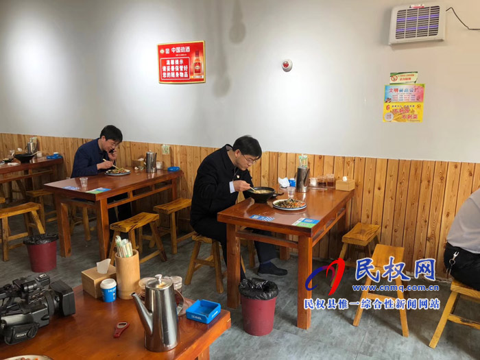 縣委副書記、縣長張團結(jié)調(diào)研餐飲業(yè)復(fù)工營業(yè)情況