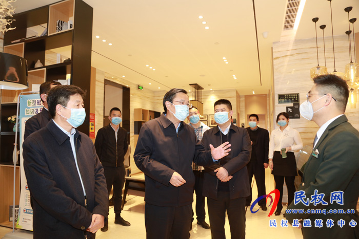 市人大常委會(huì)副主任、縣委書記姬脈常查看我縣重點(diǎn)公共服務(wù)業(yè)場(chǎng)所復(fù)工復(fù)產(chǎn)工作