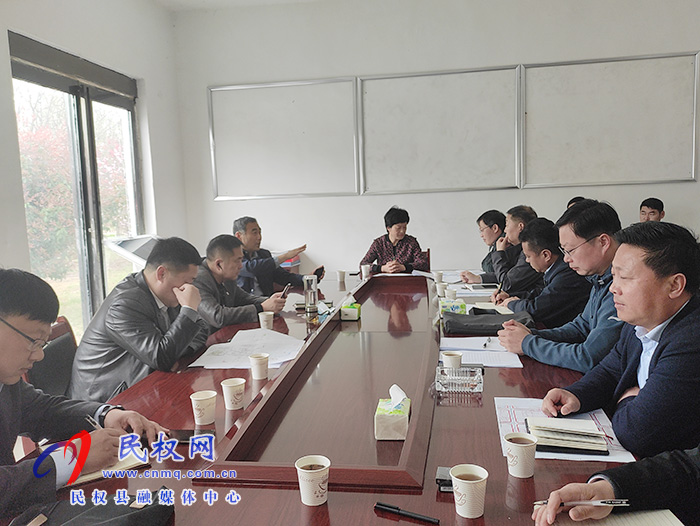 縣人大常委會主任周燕主持召開迎賓大道南段工程建設(shè)推進會 縣人大常委會主任周燕主持召開迎賓大道南段工程建設(shè)推進會