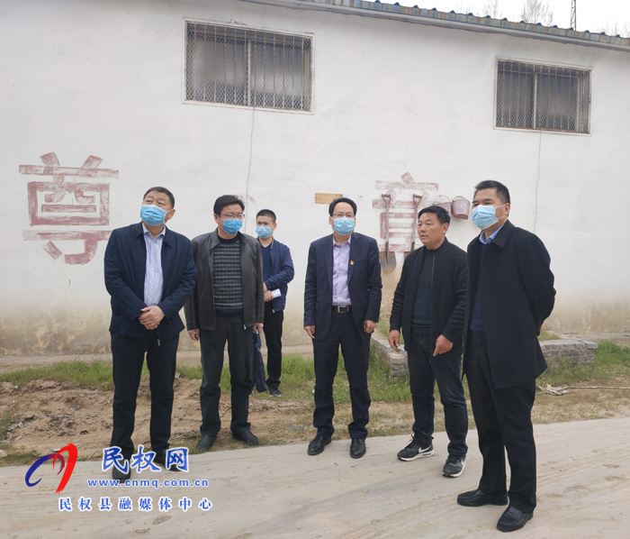 縣委常委、常務(wù)副縣長李啟峰調(diào)研我縣煙花爆竹去庫存清零工作