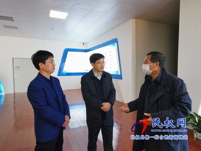 縣委副書記、縣長張團結(jié)查看縣域經(jīng)濟重點工作發(fā)展情況