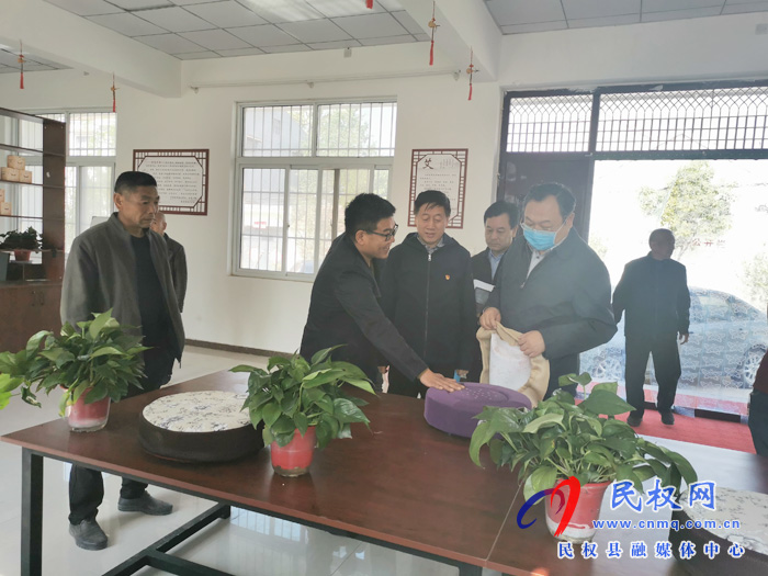 市委常委、常務副市長吳祖明深入龍?zhí)伶?zhèn)邢莊村開展“三?五”基層工作日活動