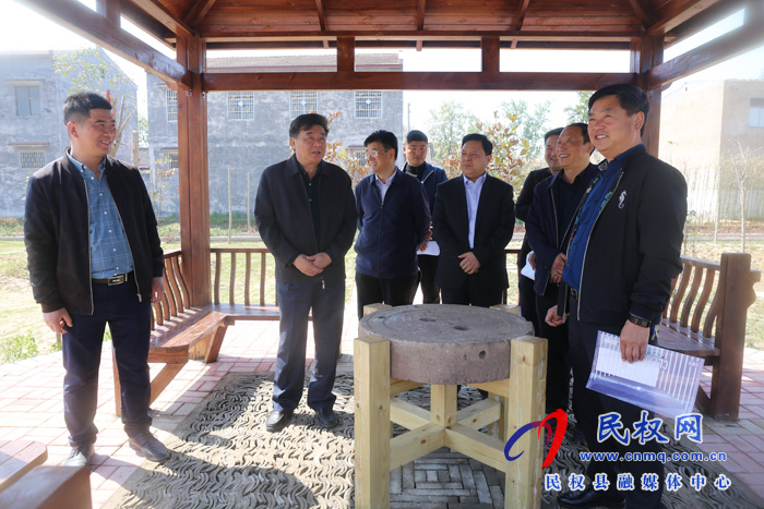 市人大常委會(huì)常務(wù)副主任、 市總工會(huì)主席劉沛到民權(quán)縣白云寺鎮(zhèn)開(kāi)展“三.五”基層工作日活動(dòng)