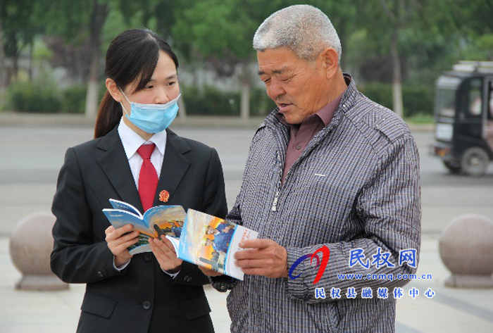 民權(quán)法院開(kāi)展農(nóng)民工維權(quán)宣傳活動(dòng) 民權(quán)法院開(kāi)展農(nóng)民工維權(quán)宣傳活動(dòng)