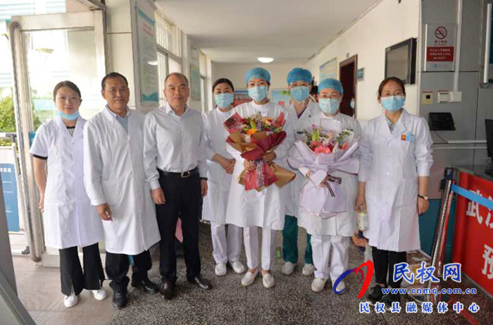 512國際護士節(jié)院領導慰問白衣天使