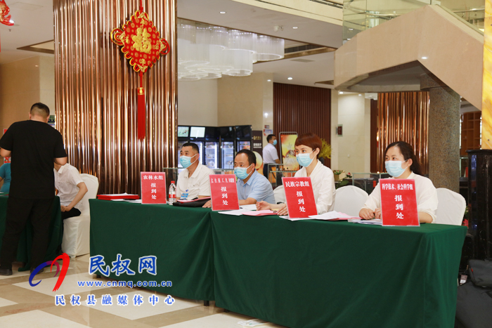兩會進(jìn)行時:政協(xié)委員今日報到 兩會進(jìn)行時:政協(xié)委員今日報到