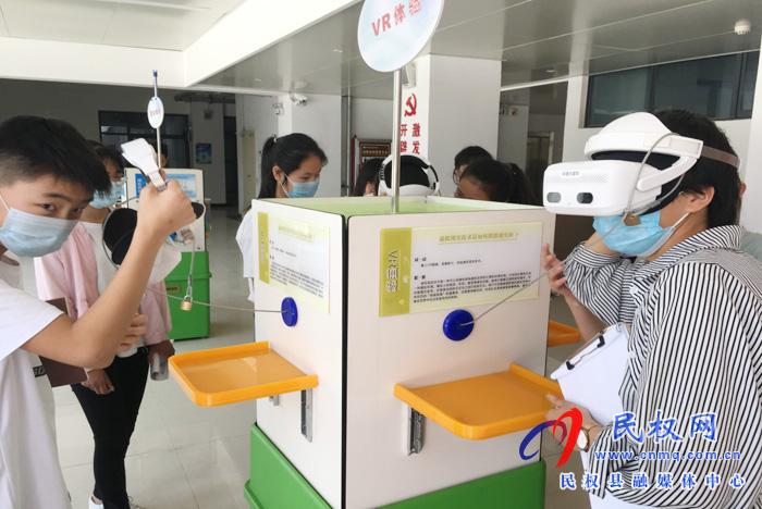 科普大篷車(chē)進(jìn)校園 科普大篷車(chē)進(jìn)校園