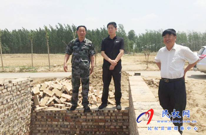 縣委常委、宣傳部長屠志遠(yuǎn)到莊子鎮(zhèn)督導(dǎo)“三夏”生產(chǎn)工作