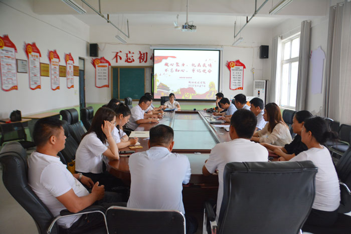 縣機電制冷技術(shù)學(xué)院舉行“凝心聚力，抗擊疫情”紅色主題黨日活動