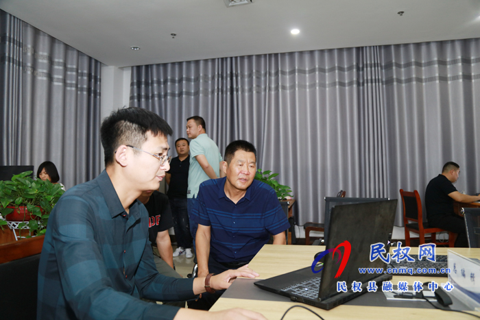 睢縣融媒體中心考察團來我縣參觀學習融媒體中心建設 睢縣融媒體中心考察團來我縣參觀學習融媒體中心建設