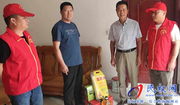 民權(quán)縣交通運輸局走訪慰問“身邊好人”活動