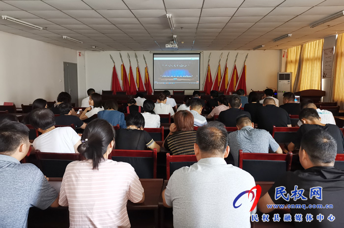 我縣各鄉(xiāng)鎮(zhèn)（街道辦）、縣直各單位認真貫徹全縣三級干部會議暨脫貧攻堅推進會議精神