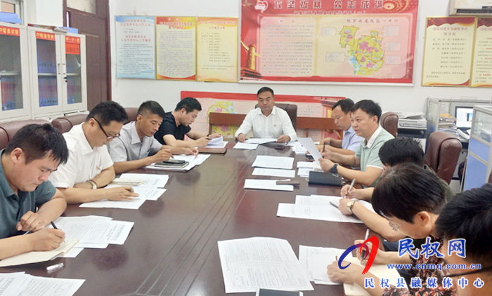 我縣各鄉(xiāng)鎮(zhèn)（街道辦）、縣直各單位認真貫徹全縣三級干部會議暨脫貧攻堅推進會議精神