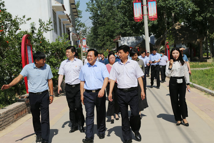 市司法局局長王興亞到我縣調(diào)研指導法治文化陣地建設(shè)工作 市司法局局長王興亞到我縣調(diào)研指導法治文化陣地建設(shè)工作