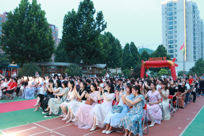 滿滿的儀式感！民權(quán)東區(qū)實(shí)驗(yàn)幼兒園迎來(lái)畢業(yè)季