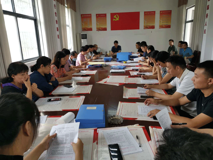 縣審計局：務(wù)實重干堅決打贏脫貧攻堅戰(zhàn)