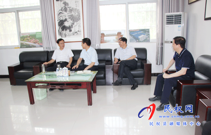 市委統(tǒng)戰(zhàn)部調(diào)研組蒞民調(diào)研民族團結(jié)進(jìn)步創(chuàng)建工作 市委統(tǒng)戰(zhàn)部調(diào)研組蒞民調(diào)研民族團結(jié)進(jìn)步創(chuàng)建工作