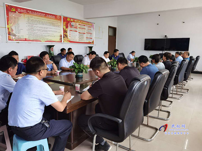 孫六鎮(zhèn)組織召開脫貧攻堅(jiān)責(zé)任組長(zhǎng)會(huì)議 孫六鎮(zhèn)組織召開脫貧攻堅(jiān)責(zé)任組長(zhǎng)會(huì)議