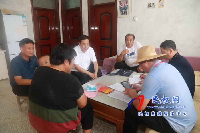 市人大常委會副主任、縣委書記姬脈常調(diào)研我縣脫貧攻堅普查工作