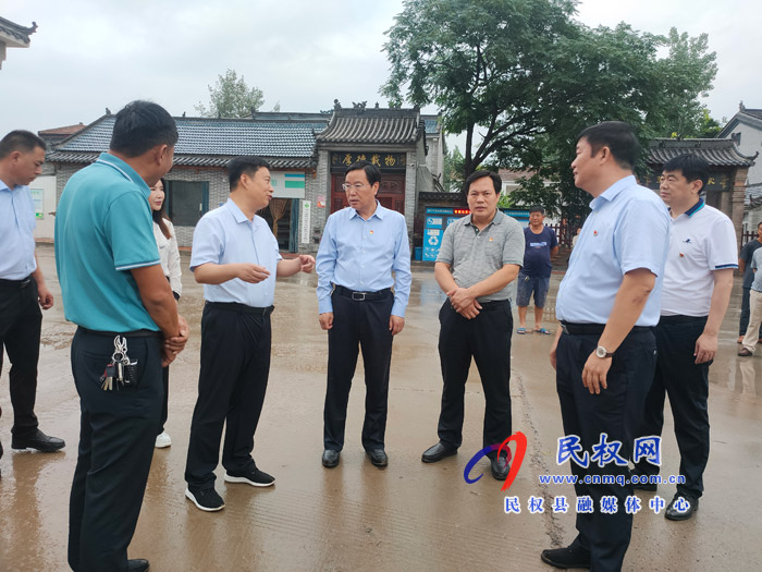 市人大常委會副主任、縣委書記姬脈常調(diào)研依法治縣、法治鄉(xiāng)村建設(shè)及“黨建＋一中心四平臺”建設(shè)工作