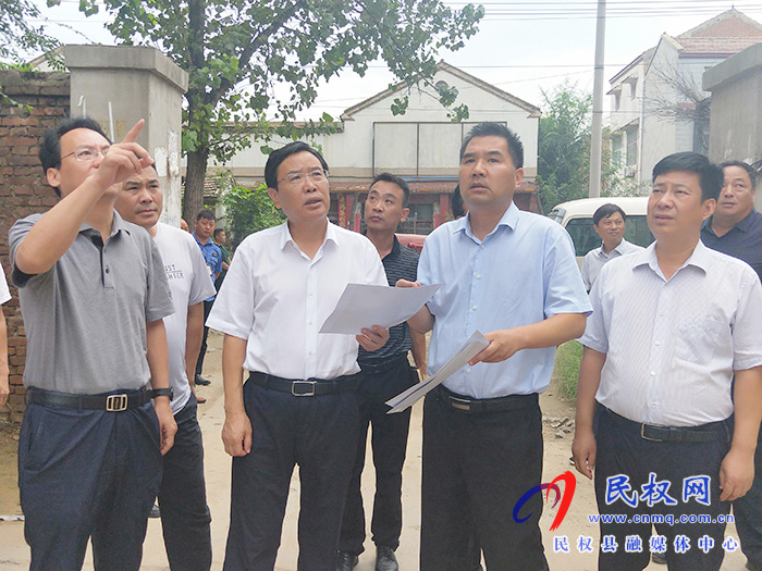 市人大常委會副主任、縣委書記姬脈常調(diào)研我縣老城區(qū)老舊小區(qū)改造和城市建設重點項目工作