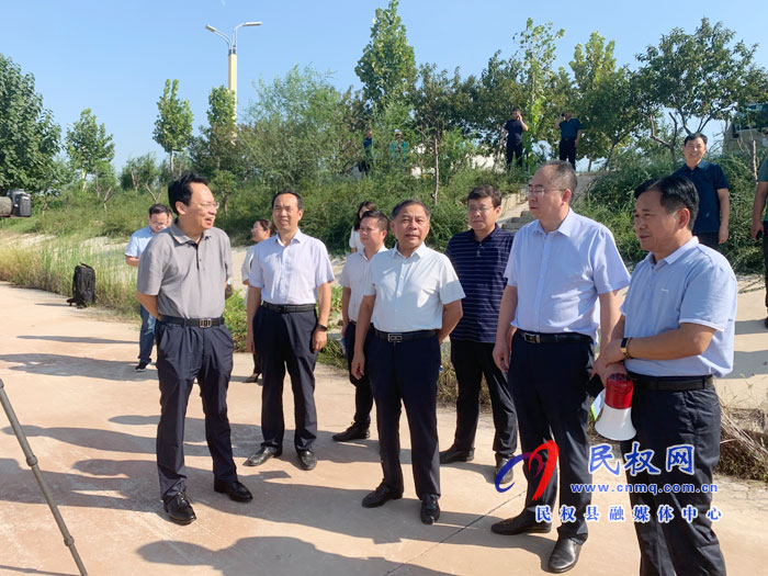 江南大學校長助理張光生到我縣調(diào)研黃河故道保護與開發(fā)工作 江南大學校長助理張光生到我縣調(diào)研黃河故道保護與開發(fā)工作