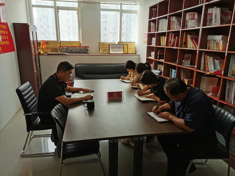 團(tuán)縣委傳達(dá)學(xué)習(xí)縣脫貧攻堅(jiān)問(wèn)題整改暨總攻動(dòng)員會(huì)精神