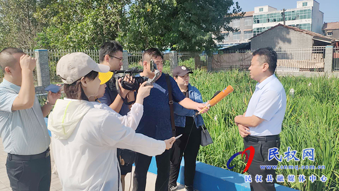 “農(nóng)媒總編走基層 鄉(xiāng)村振興中原行”采訪團(tuán)到我縣部分鄉(xiāng)鎮(zhèn)進(jìn)行采風(fēng) “農(nóng)媒總編走基層 鄉(xiāng)村振興中原行”采訪團(tuán)到我縣部分鄉(xiāng)鎮(zhèn)進(jìn)行采風(fēng)