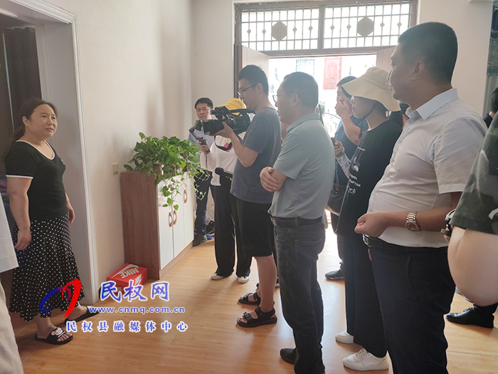 “農(nóng)媒總編走基層 鄉(xiāng)村振興中原行”采訪團(tuán)到我縣部分鄉(xiāng)鎮(zhèn)進(jìn)行采風(fēng) “農(nóng)媒總編走基層 鄉(xiāng)村振興中原行”采訪團(tuán)到我縣部分鄉(xiāng)鎮(zhèn)進(jìn)行采風(fēng)