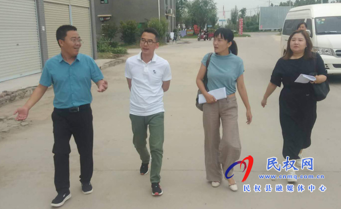 縣委常委、副縣長房季組織召開“養(yǎng)育未來”嬰幼兒照護項目座談會